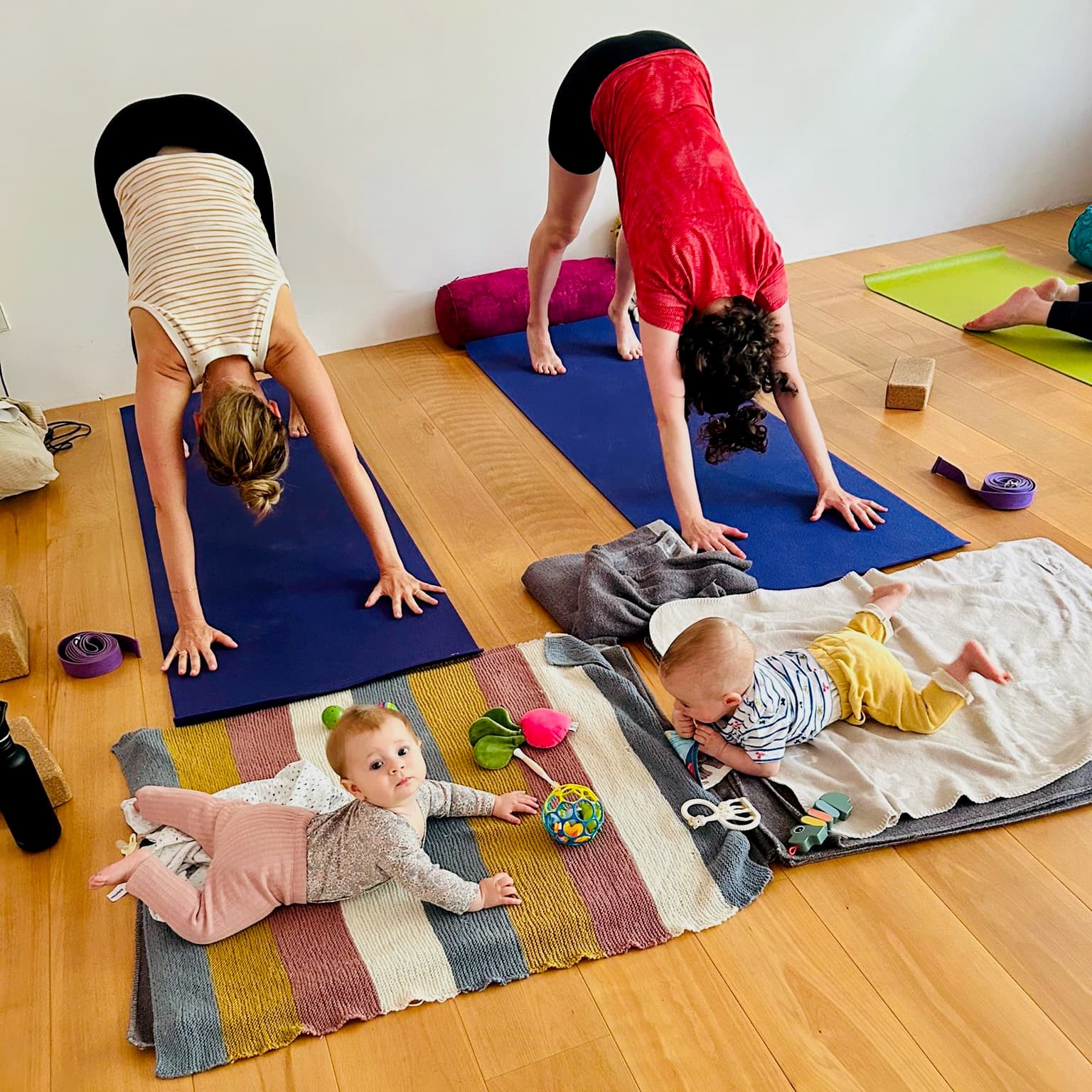 Platz Frei: Yoga für Schwanger & Mama Baby Yoga