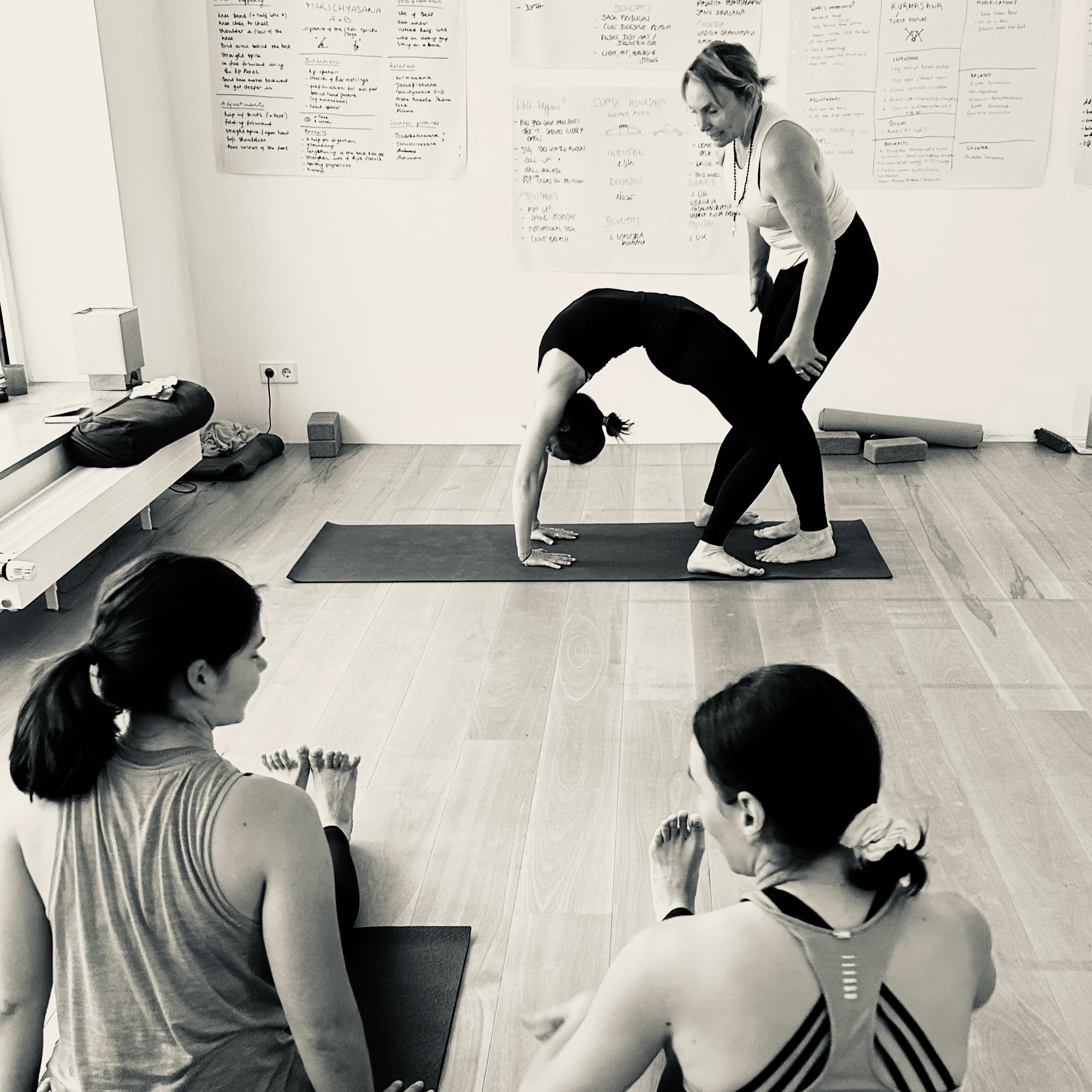 YogaBee 200 Stunden Yoga Lehrerausbildung – nur noch ein paar Plätze frei